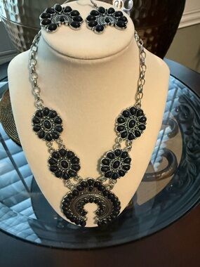 Alpaca Silver Navajo Inspired Squash Blossom necklace, and earrings (NWOT)